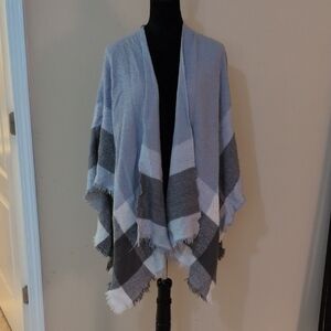 Cozy Gray & White Plaid Open-Front Tunic Wrap